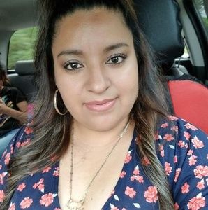 Meet your Posher, Evelia